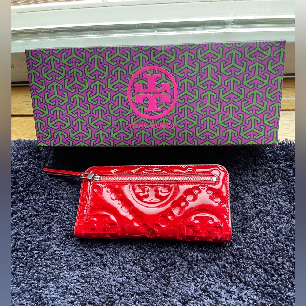 Tory Burch T Monogram Debossed Patent Leather Slim Wallet